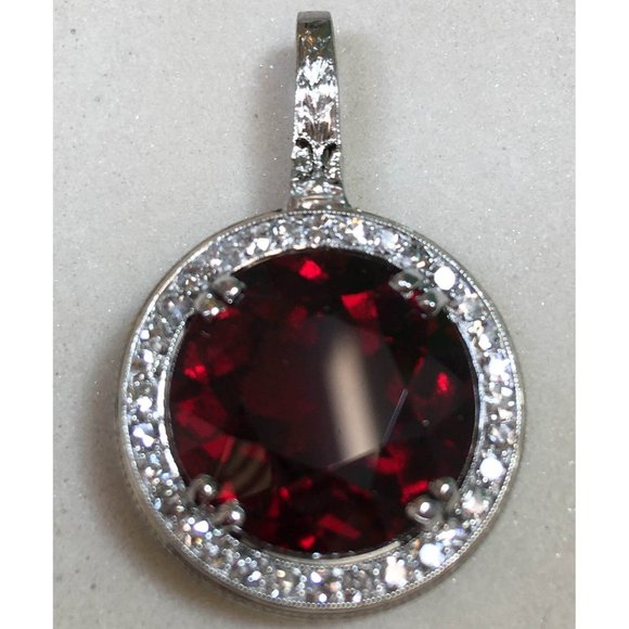 Vintage Art Deco 1930s 13.7 ct Deep Red Garnet 0.48 ct Diamond Platinum Pendant - Picture 1 of 9